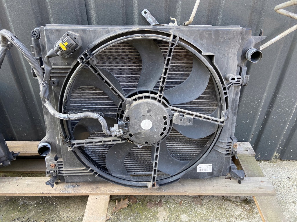 Nissan x-trail t32 14-17r 2015r 1.6 dci - ремінь передній під  радар радіатор Зі Шроту