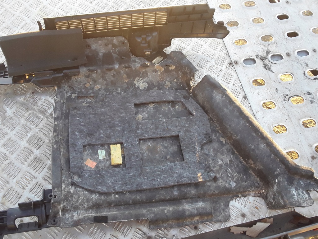 фото №9, Обивка багажника audi a4 b8 kombi