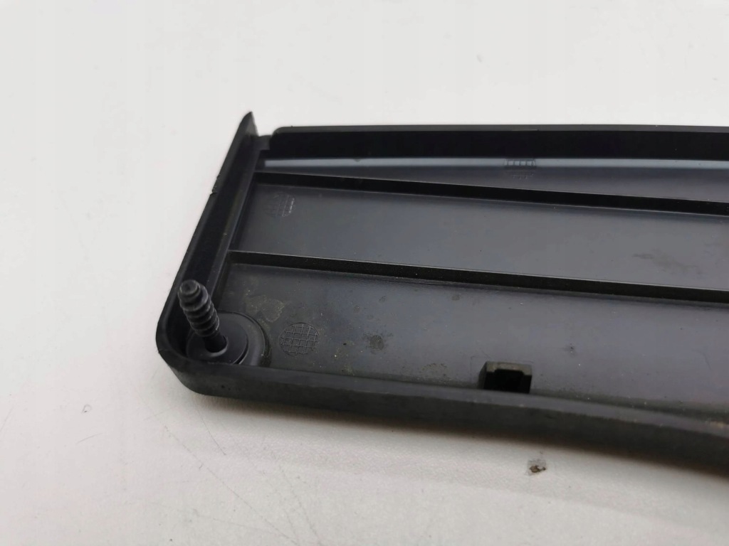 Audi q2 - 2022 накладка радиатора с Разборки