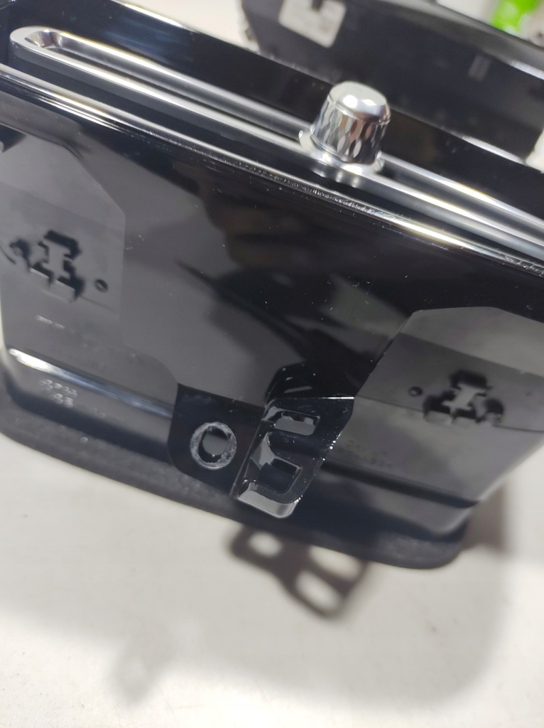 фото №9, Volvo xc40 21r середня рамка решітка навігації радіо 31442628