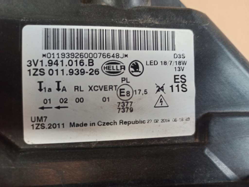 Фара правий ксенон led skoda superb 3 3v1941016b Ціна