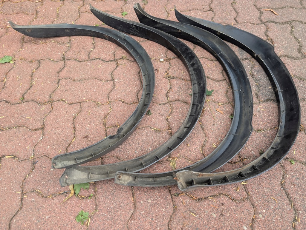 Розширювач vw golf 1 cabrio 171853818a Ціна