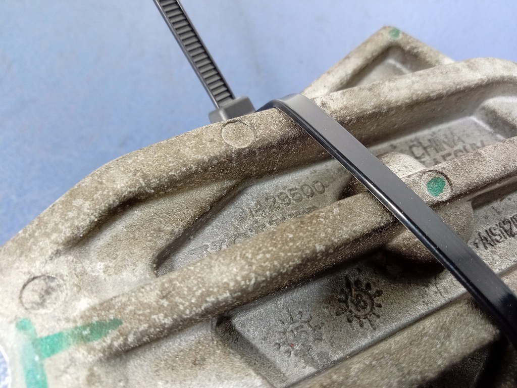 фото №4, Volvo s90 ii t6 2.0t 320km awd кронштейн рессора задняя