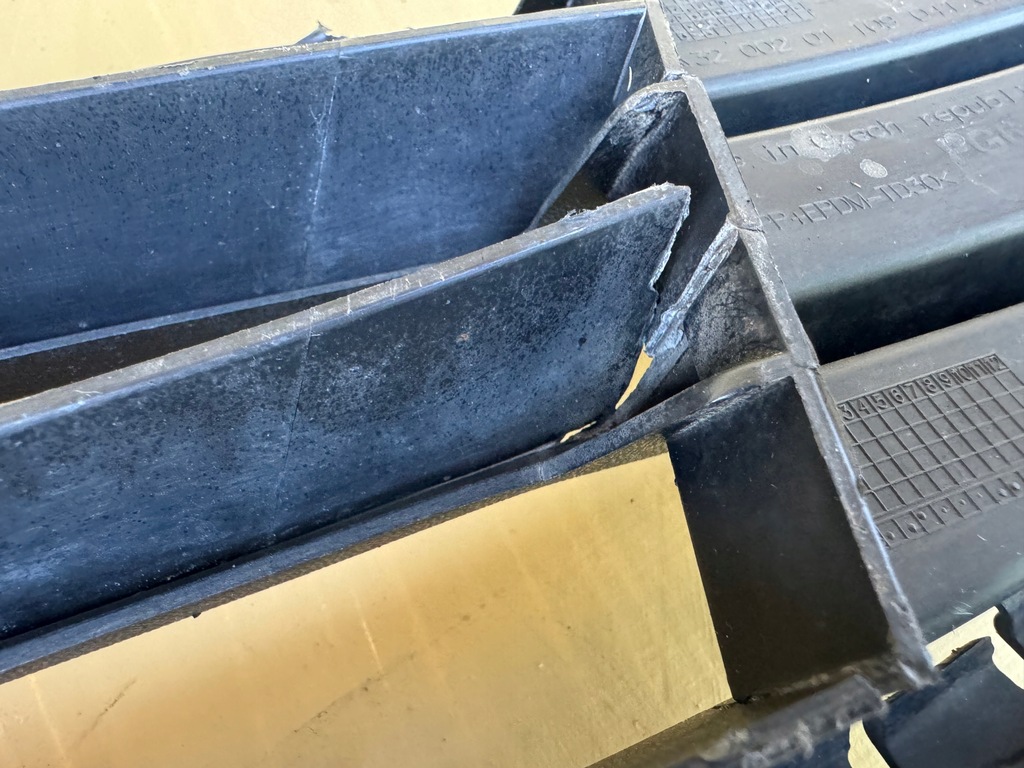 фото №13, Vw golf vii 7 5g0 12-16r средняя решётка бампера перед передняя 5g0853677