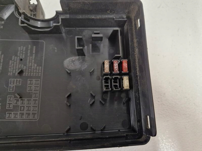 Volvo v40 2 1.6 tdci коробка реле предохранитель аккумулятор 30659046 Цена