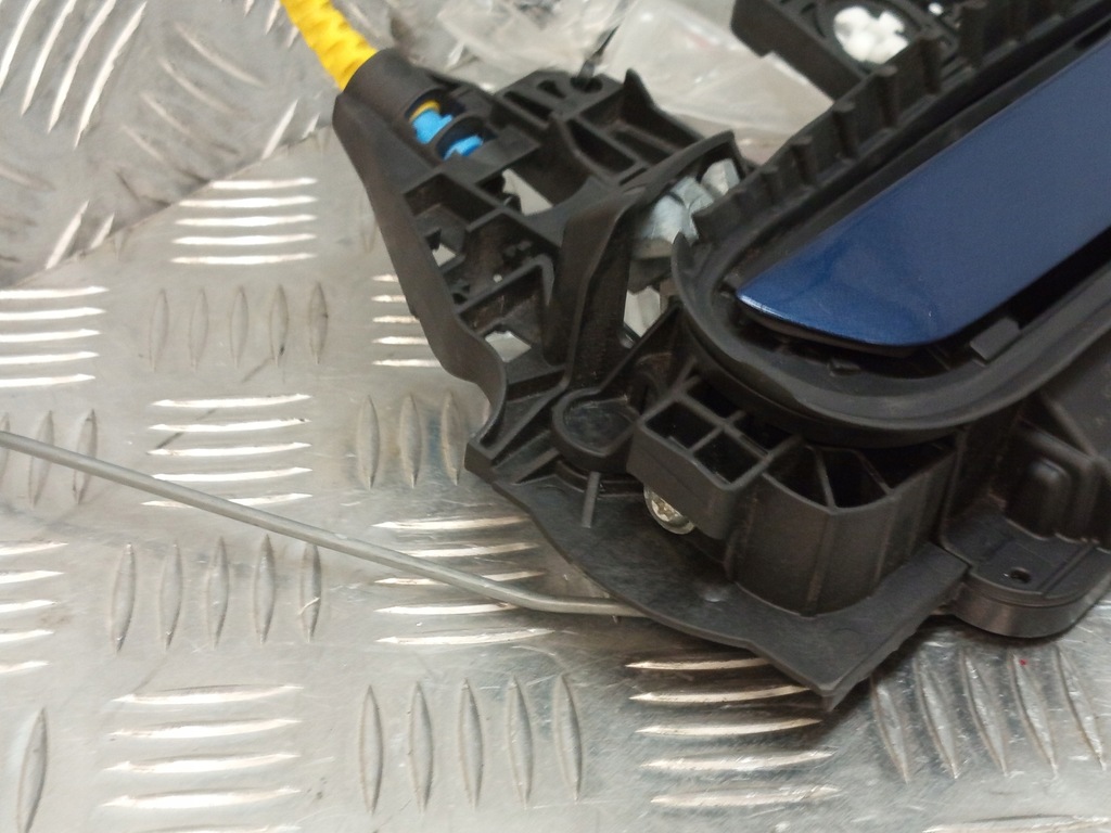 фото №8, Bmw i4 g26 x1 u11 x2 u10 кронштейн наружной ручка левый 5a68ee7