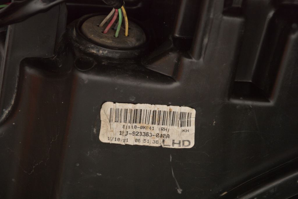 Фара правый  led toyota hillux viii рестайлинг с Разборки