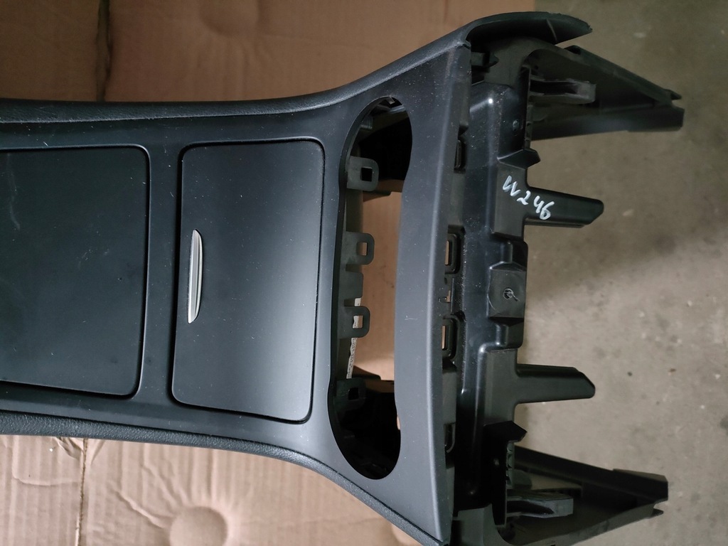 фото №4, Mercedes w246 туннель подлокотник eu