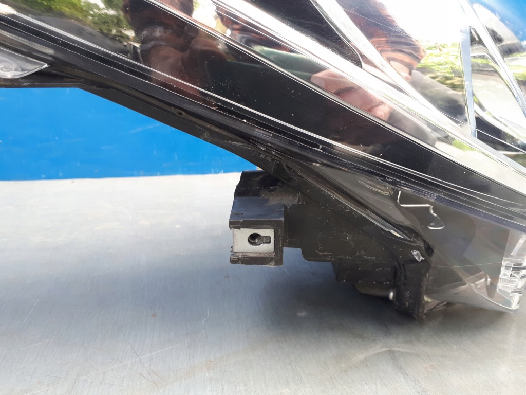 фото №5, Toyota corolla e16 lift 16- фара лампа правая