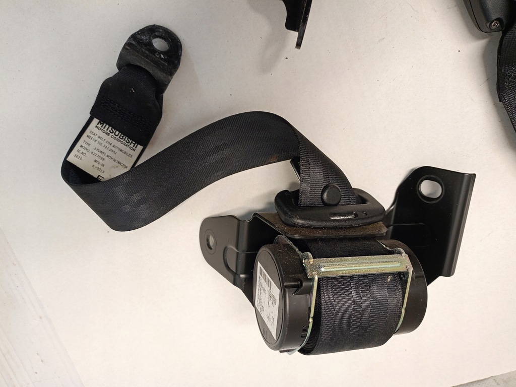 фото №3, Pas безопасности задняя правый левый клипсы комплект space star ii