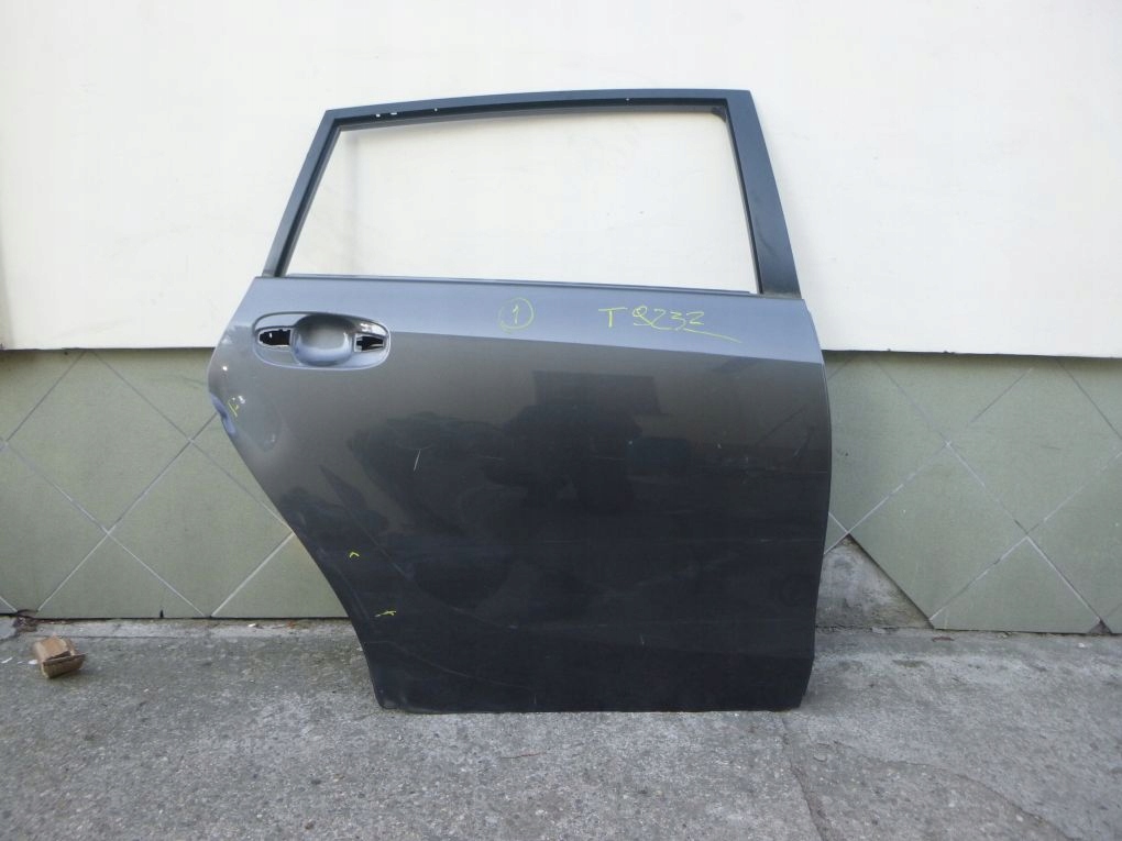фото №1, Toyota verso ii 2 r2 2009- дверь правое задние