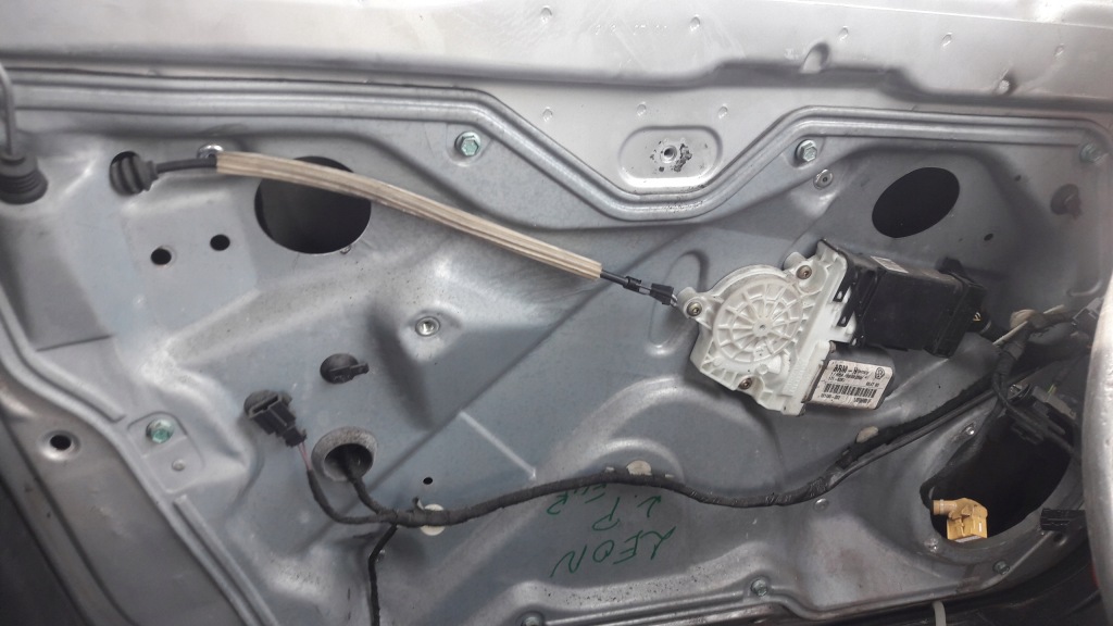 фото №1, Подъемник стекло левый seat toledo ii 2001r