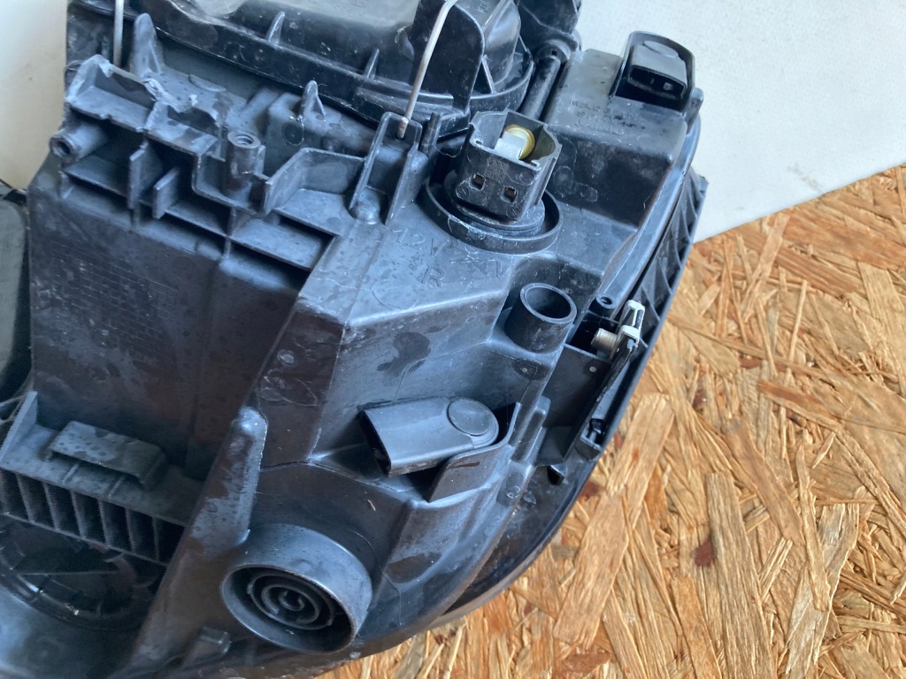 фото №12, Vw golf sportsvan lift 517941006d лампа права