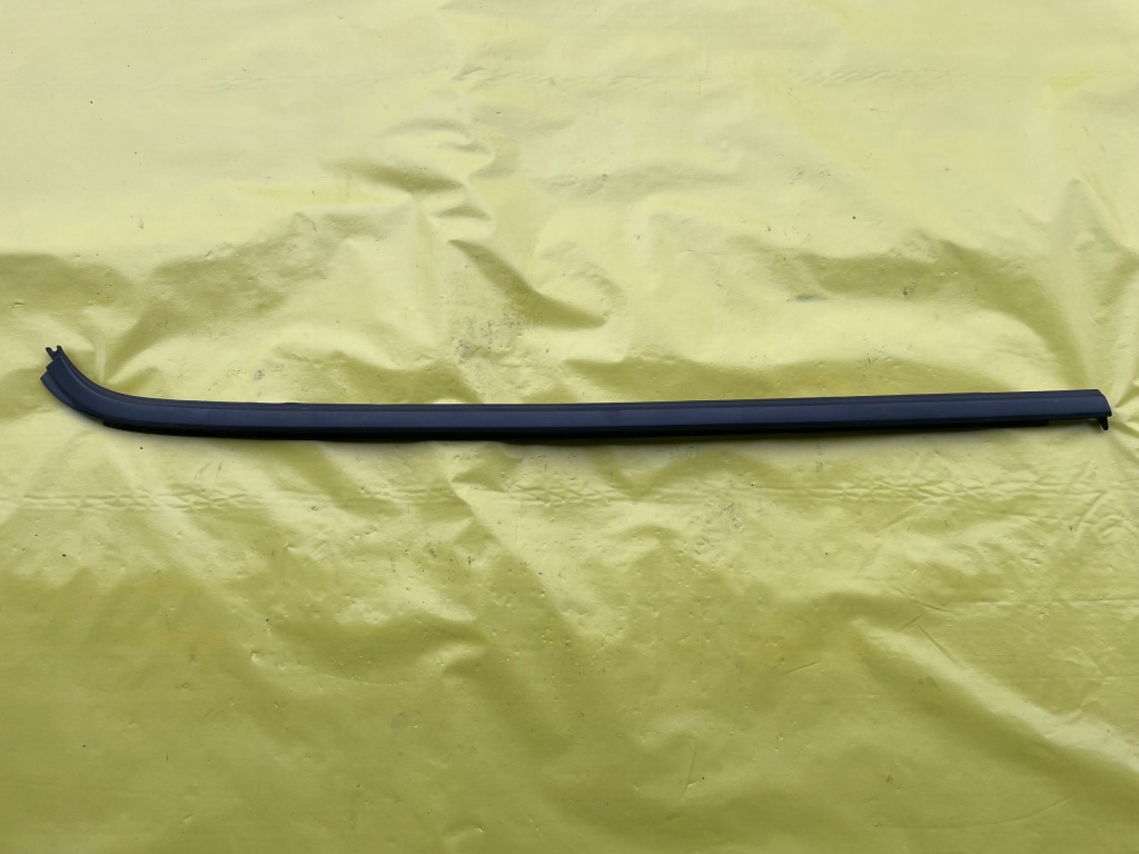 фото №1, Peugeot 208 ii молдинг ущільнювач права задня 21r