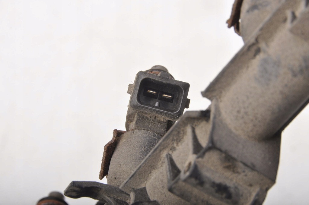 фото №9, Renault thalia ii 1.2 молдинг впрыскная инжектор 8200292590