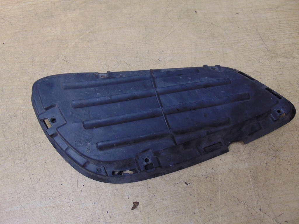 фото №8, Mercedes-benz оригінальний номер a2128852823 решітка вентиляційна, бампер