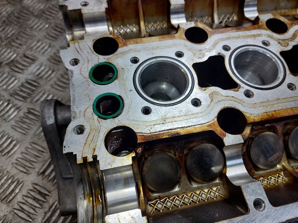 фото №11, Головка + валы volvo s40 ii 2.4 20v 8642289 8642291 8692552 8658495