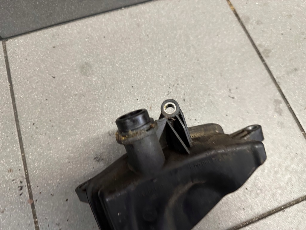 фото №6, Вентиляция картера резонатор mercedes w164 3.0 cdi a6421400087