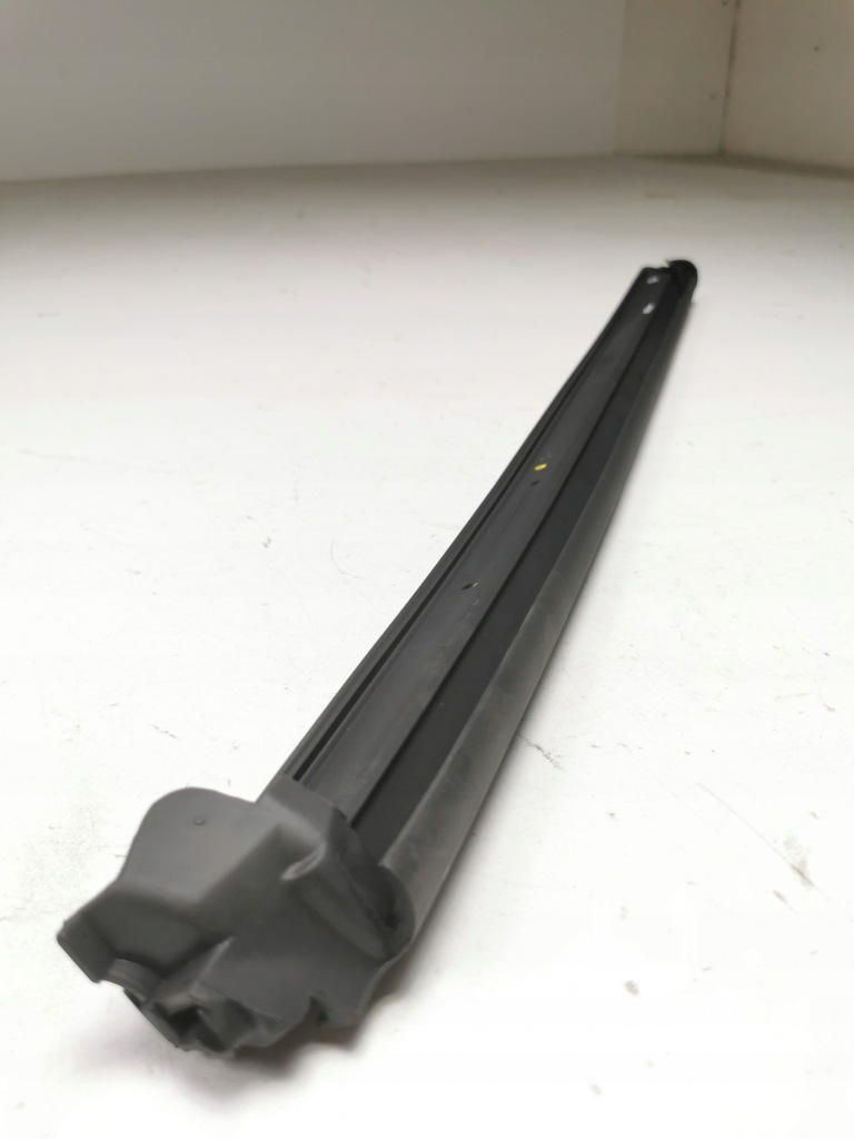 Купити Прокладка, молдинг ford оригінальний номер 1570059