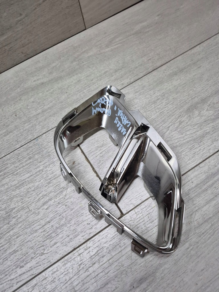 фото №1, 11229. captur ii хром бампер правый перед 261a27768r