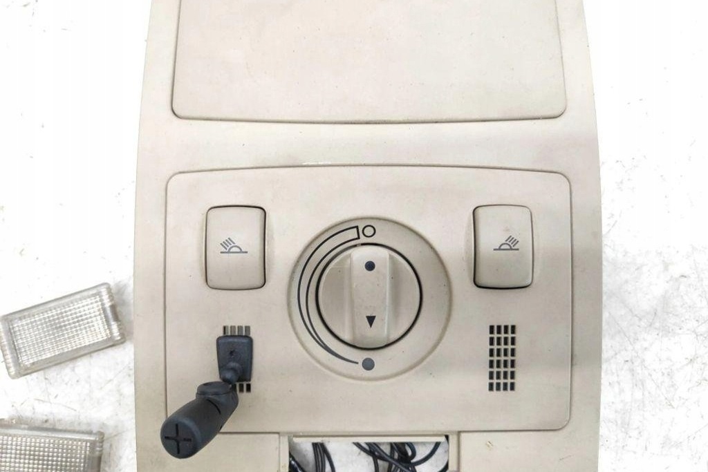 фото №7, Освещение внутреннее audi a8 d2 4d2, 4d8 8l0947105a 3.3l дизель 2002