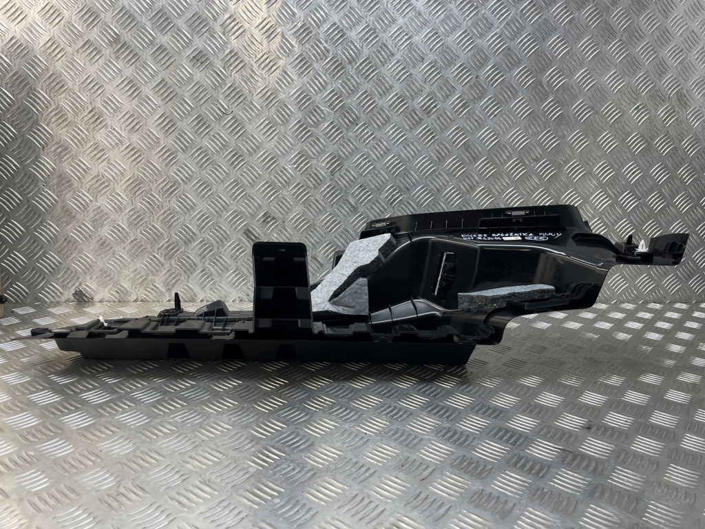 Купити Bmw оригінальний номер 9462434 x1 u11 x1l u12 кронштейн кронштейн полиця багажника праве