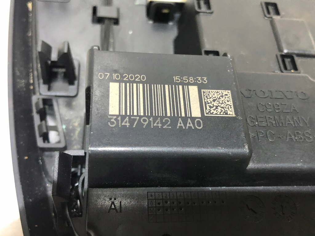 фото №6, Volvo v60 ii лампа кабины потолок 31479142