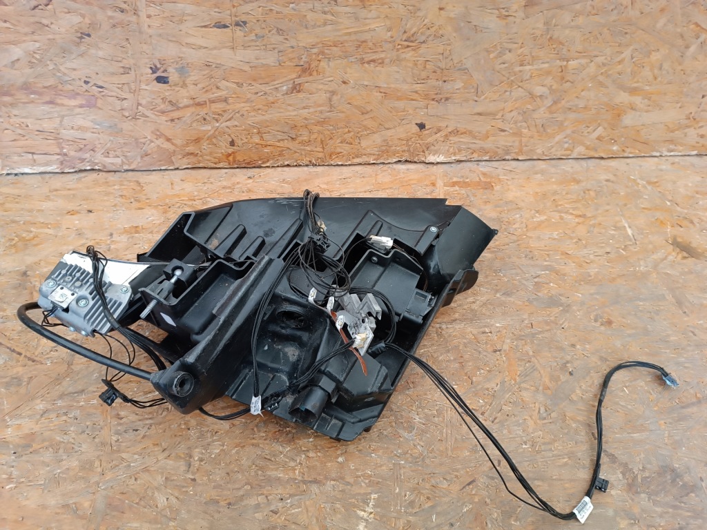 00206628-02 модуль проводка разъёмы лампы левый перед tesla model s 2017- Недорого