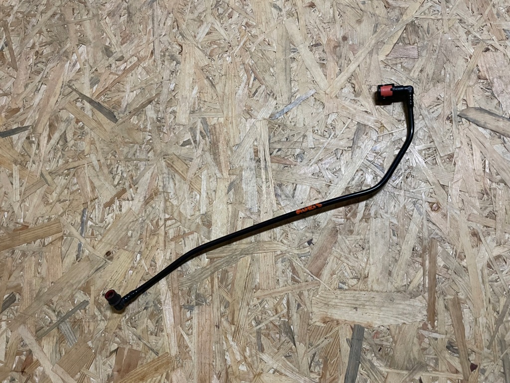 Купить Шланг трубка топлива toyota auris 1.4d-4d 77209-02090-b