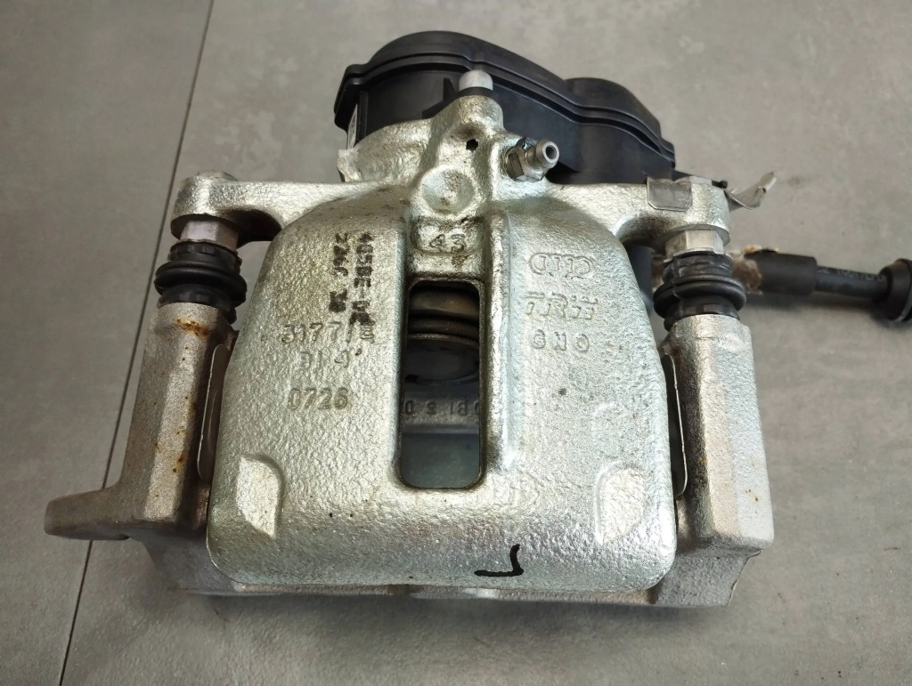 фото №1, Audi a6 c7 4g супорт лівий задня 4g0405be