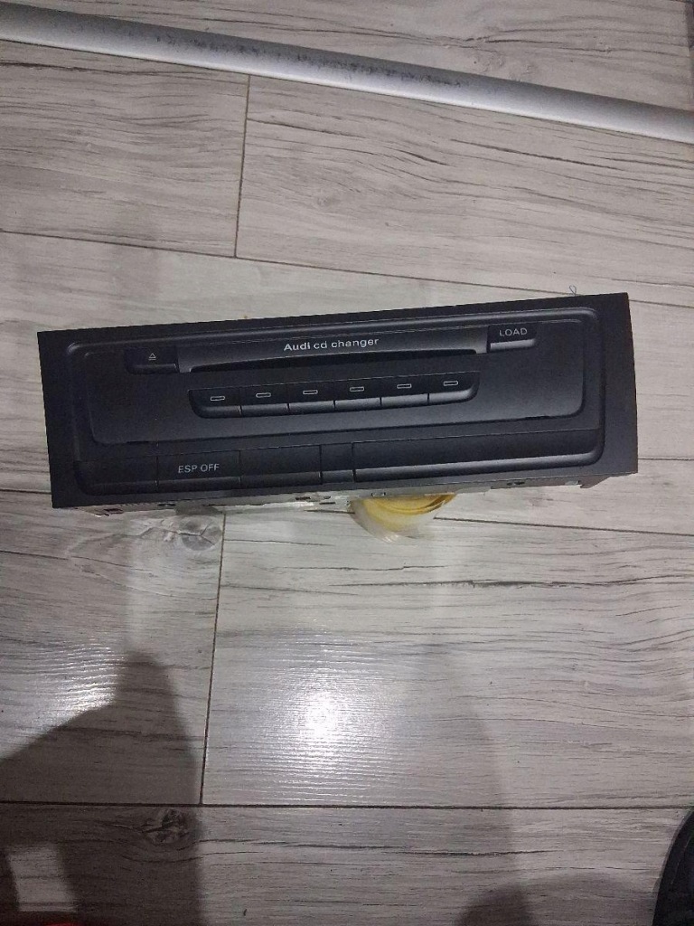 Купити Чейнджер дисків cd audi a4 b8 8t1035110c