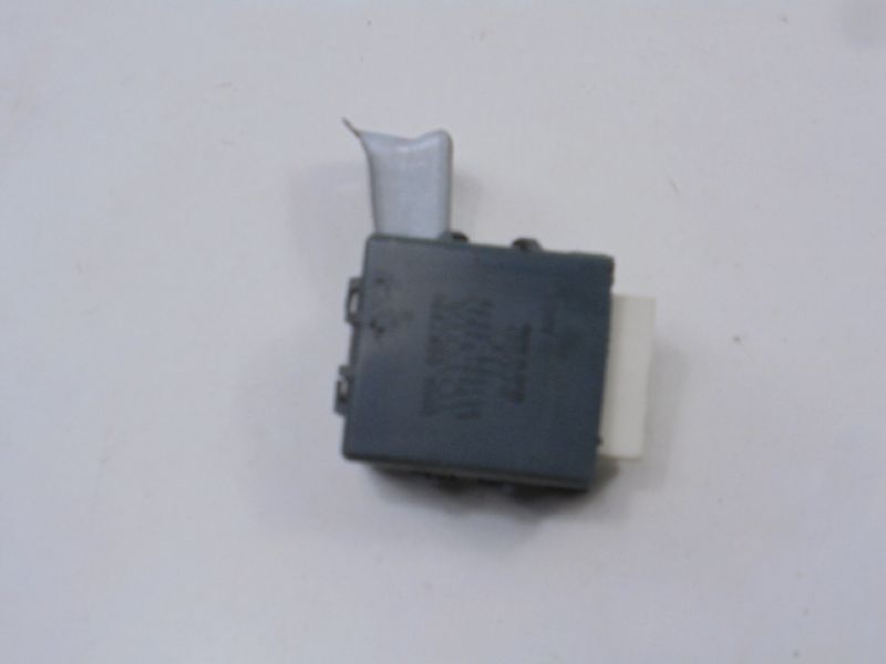 фото №7, Toyota yaris i модуль центрального замка 85980-52031