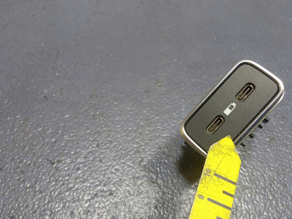 Mercedes gls w167 разъём port usb c a1678205201 с Разборки