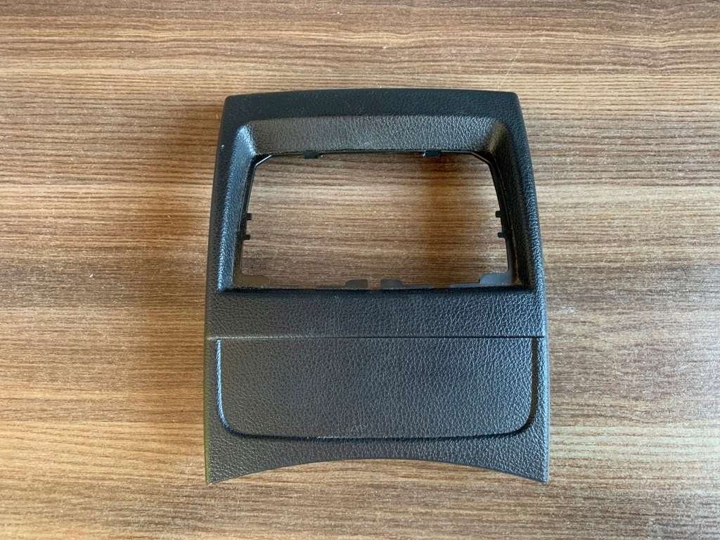 фото №1, Bmw 1 f20 рамка защита обдув задняя подлокотник