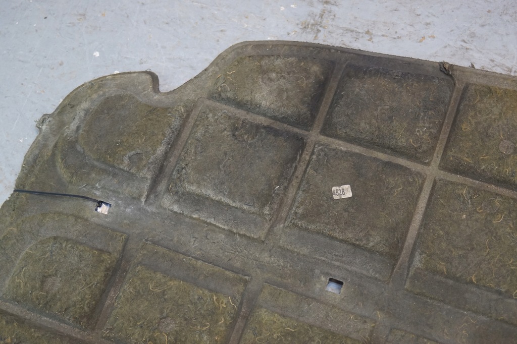 фото №13, Vw touran i шумоизоляция капот + клипсы w673