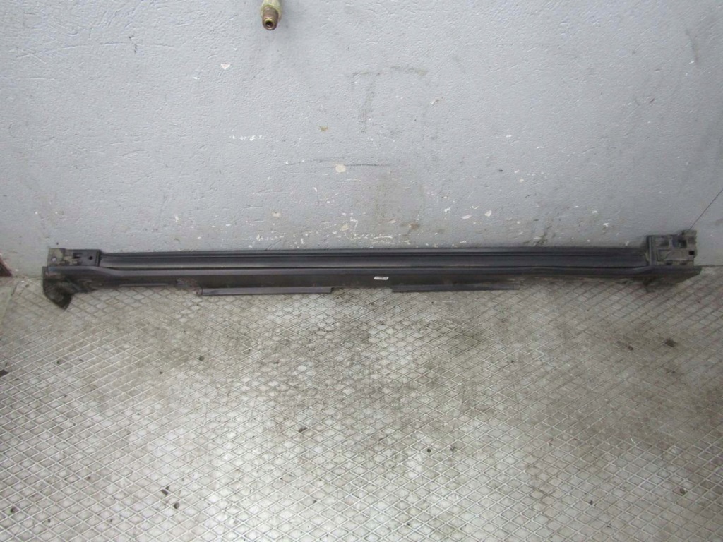 фото №1, Mazda mx-30 21r молдинг поріг права na поріг правий накладка