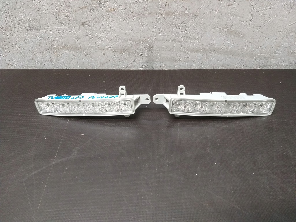 фото №1, Противотуманная фара левый lub правый toyota aygo led iii 3