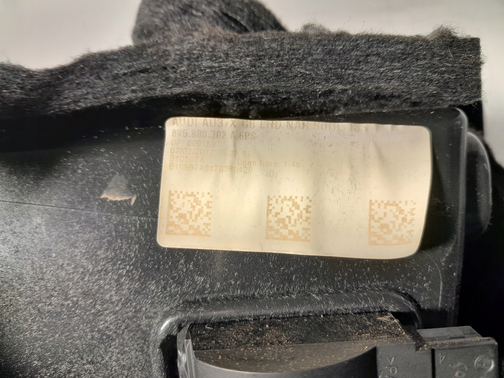 фото №6, Audi s3 8v lift бардачок пассажира - 8v0880842b 8v0880302a