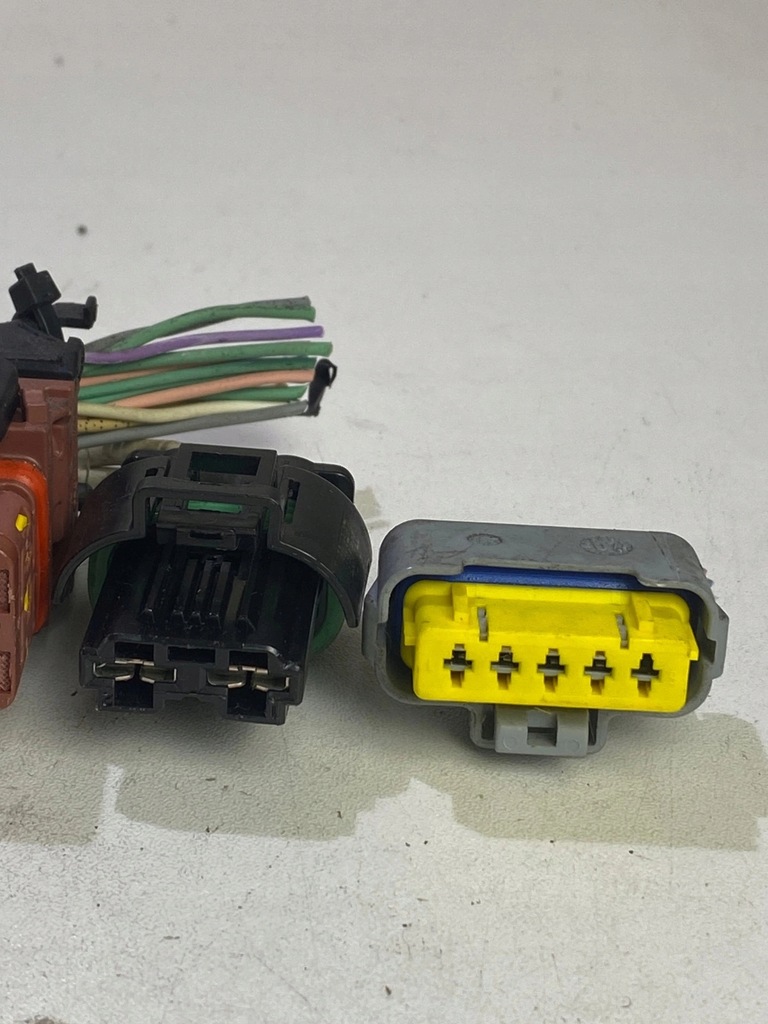 фото №5, Роз'єми штекер колодка коробка запобіжників bsm l08 citroen c4 picasso i