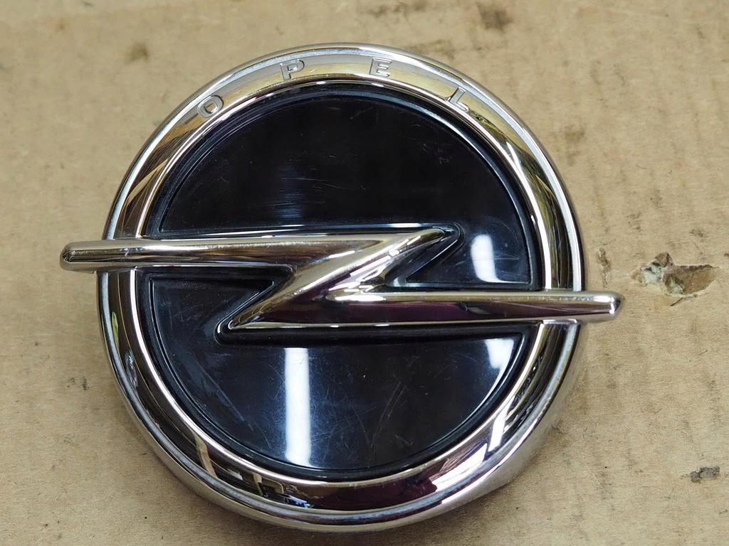 фото №1, Эмблема крышки ручка opel corsa f 39185120