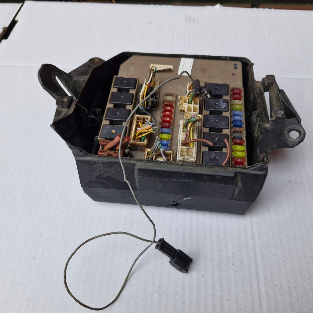 фото №1, Renault clio iii 3 - коробка модуль uch bsm 674654b