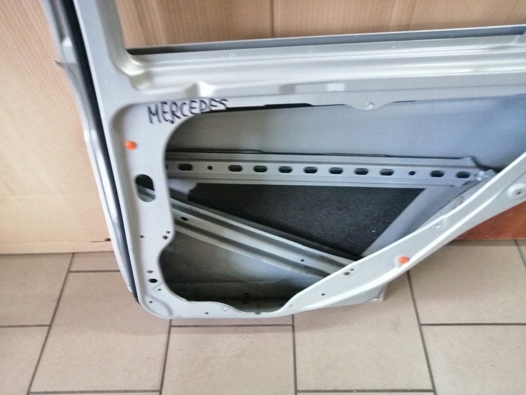 фото №9, Mercedes w212 дверь задняя правое