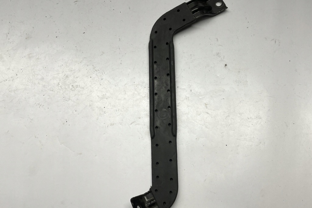 Держатель аккумулятор bmw 1 f20 7549425 1.6l бензиновый 125kw 2011 Киев