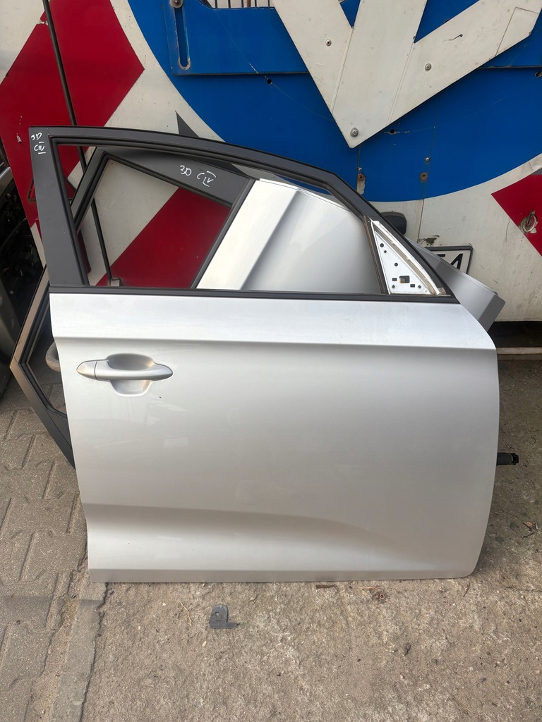 фото №1, Kia carens iv дверь правый перед передние 3d