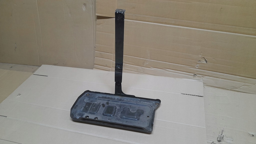 фото №1, Porsche boxster 981 корпус основание полка аккумулятор 99150415110