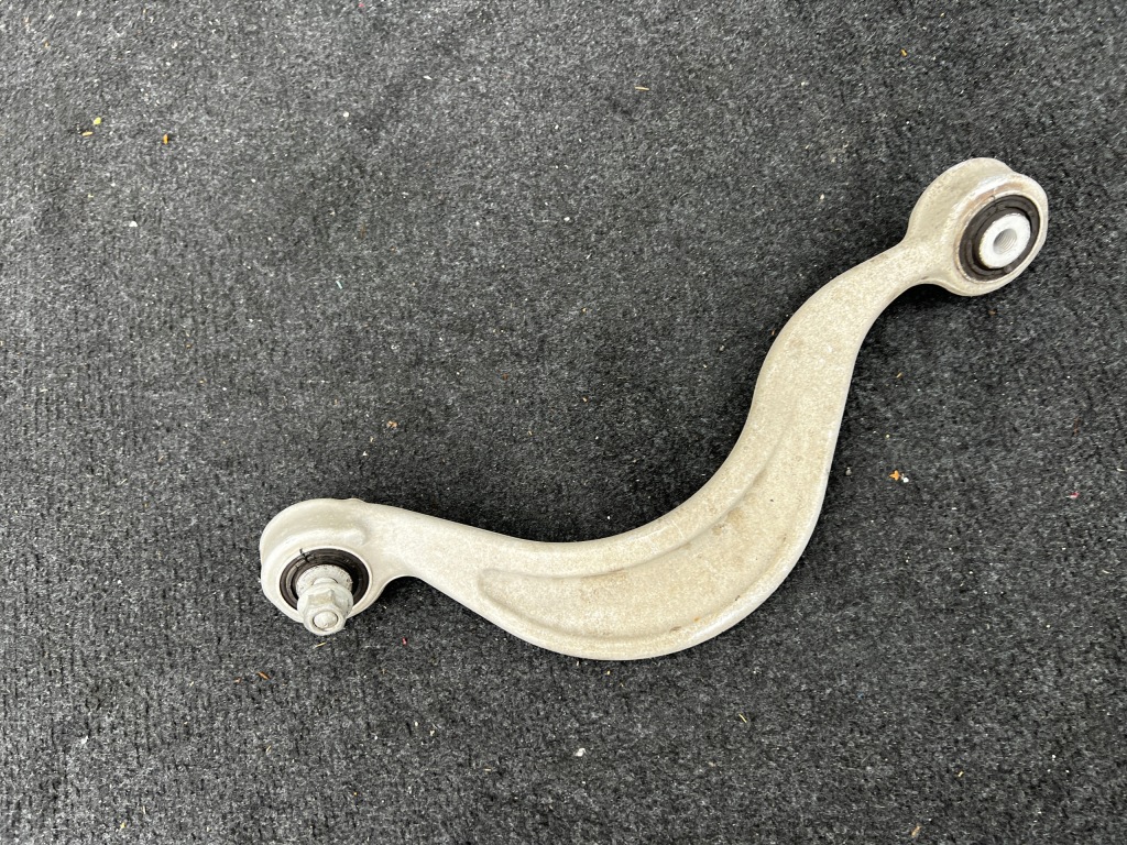 фото №1, Правий важіль задня верхній 971505362 porsche 971