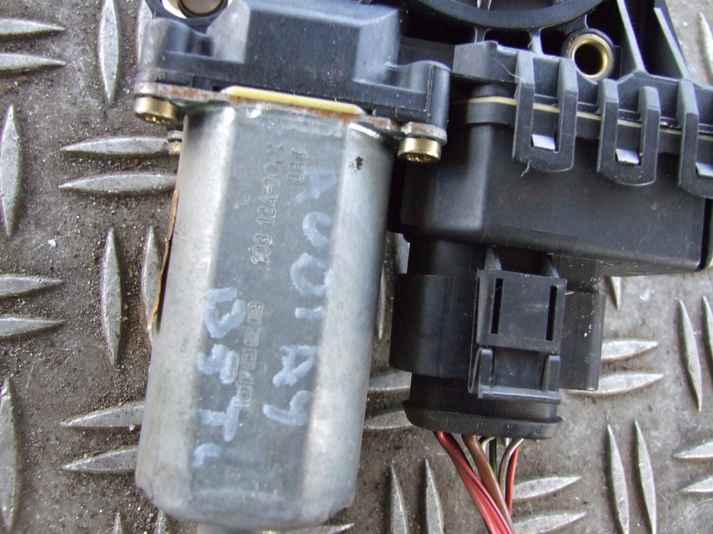 фото №4, Audi a4 b5 моторчик окон