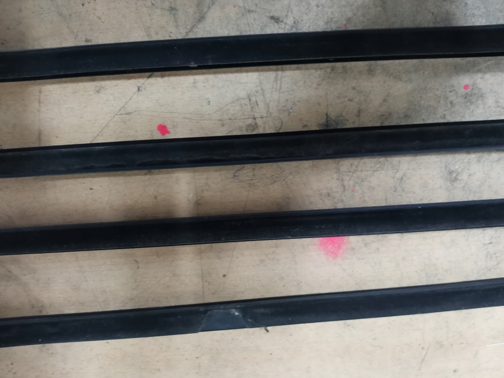 фото №8, Молдинг ущільнювач лівий задня renault laguna iii