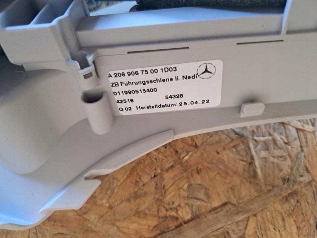 фото №6, Mercedes w206 podajnik шторка правий напрямна