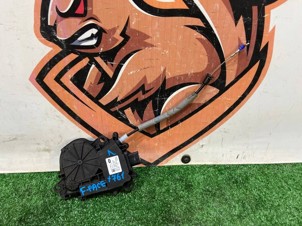 фото №10, Замок кришки багажника доводчик rr velar cpla404c10ad